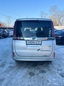 Toyota Noah Hybrid