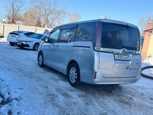 Toyota Noah Hybrid