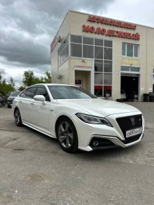 Toyota Crown Hybrid