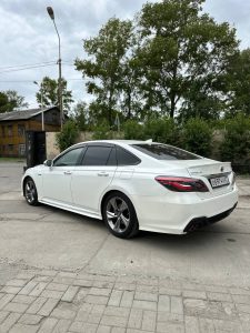 Toyota Crown Hybrid