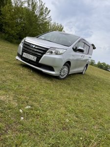 Toyota Noah Hybrid