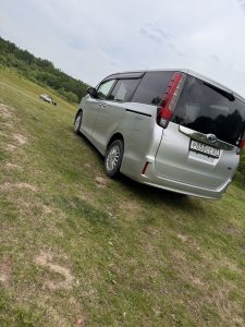 Toyota Noah Hybrid