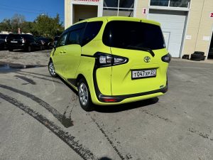 Toyota Sienta