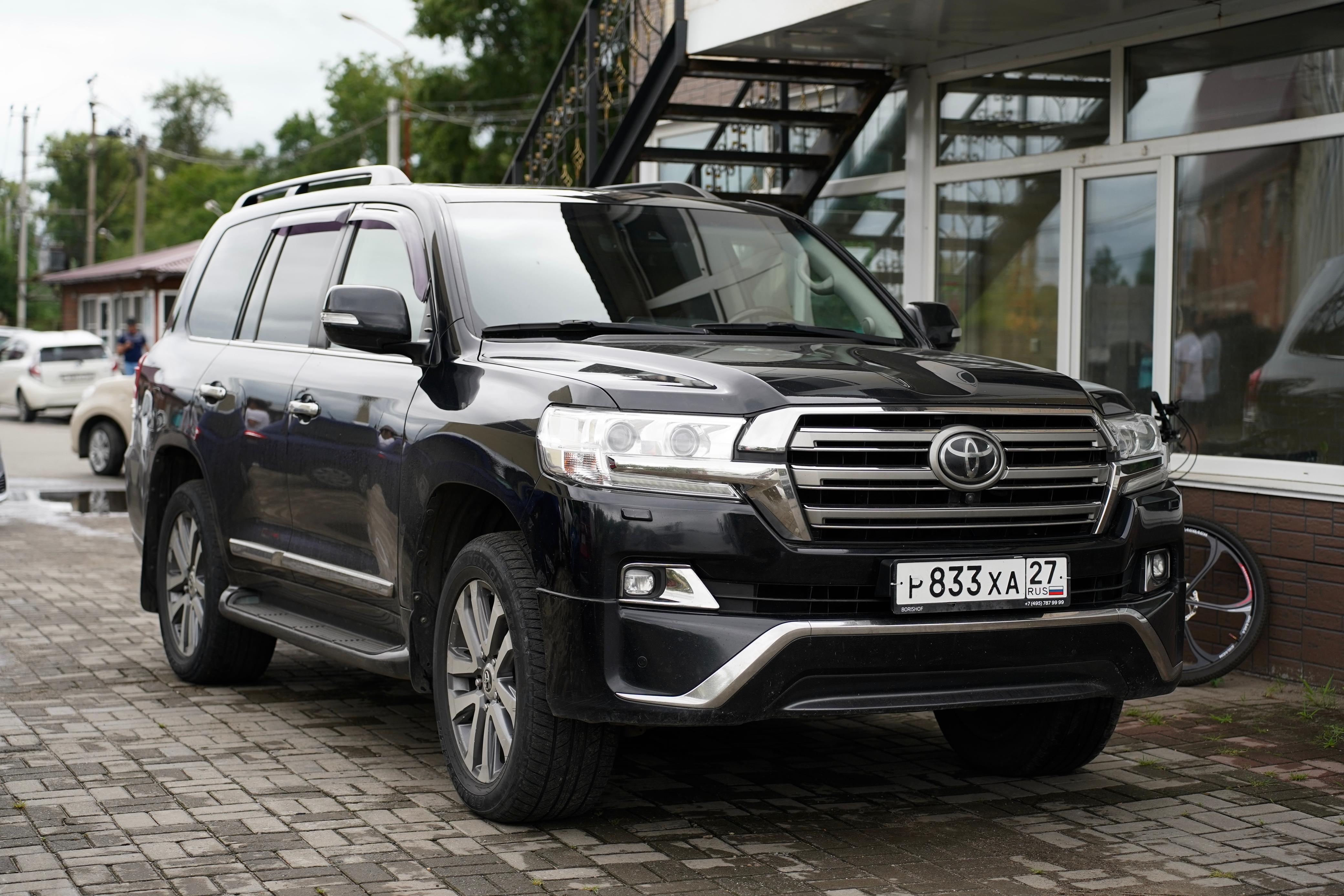 Toyota Land Cruiser 200