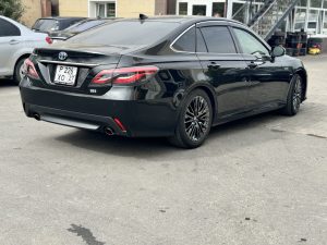 Toyota Crown Black