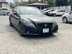 Toyota Crown Black