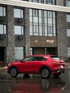 Honda Vezel (красный)