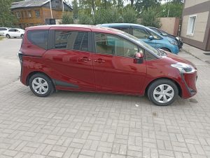 Toyota Sienta