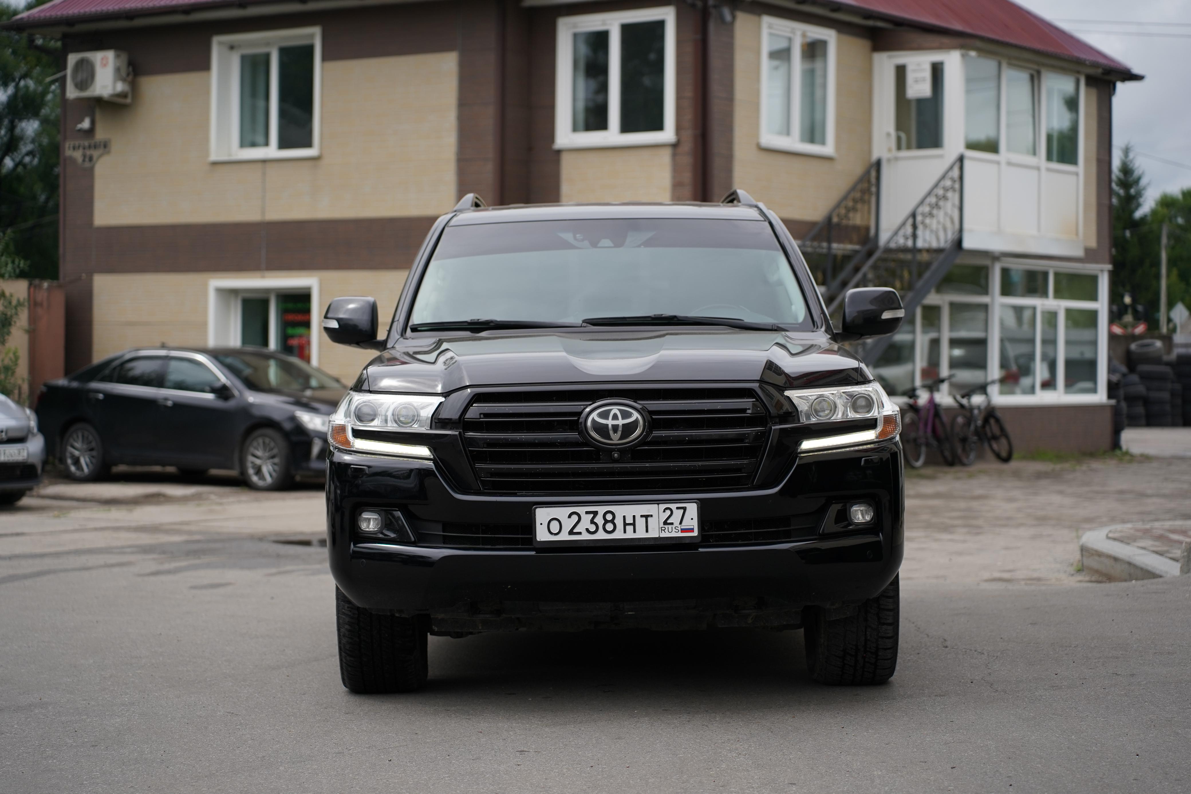 Toyota Land Cruiser 200