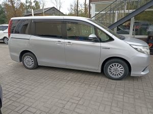 Toyota Noah Hybrid