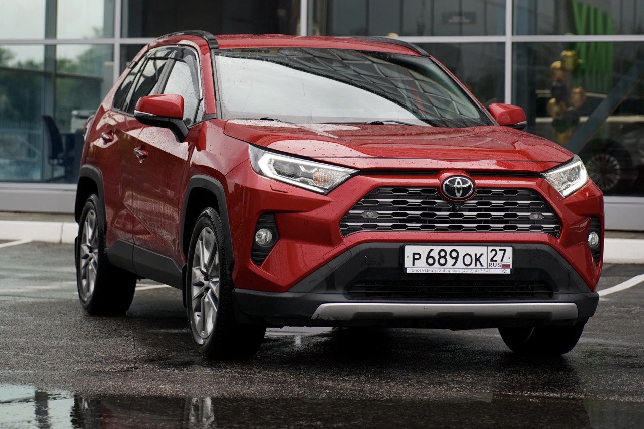 Toyota RAV4 (Красный) 2,5 л.