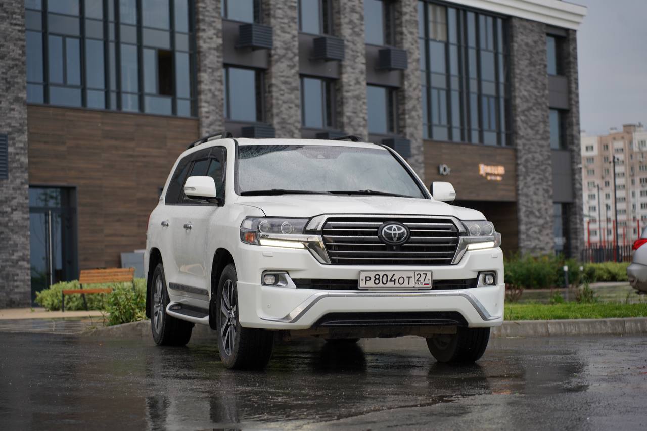 Toyota Land Cruiser 200