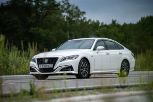 Toyota Crown Hybrid