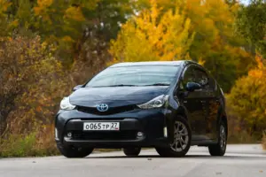 Toyota Prius Alpha Hybrid