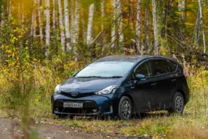Toyota Prius Alpha Hybrid